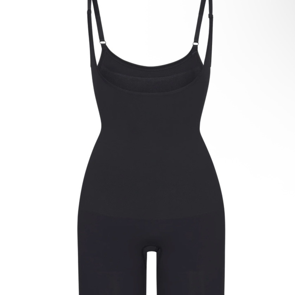NWT SKIMS Body Zoned Open Bust mid thigh Bodysuit in Onyx Sold Out! SK 011